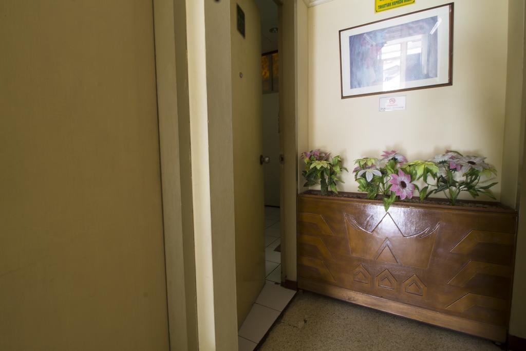Reddoorz @ Klender Hotel Jakarta Ngoại thất bức ảnh